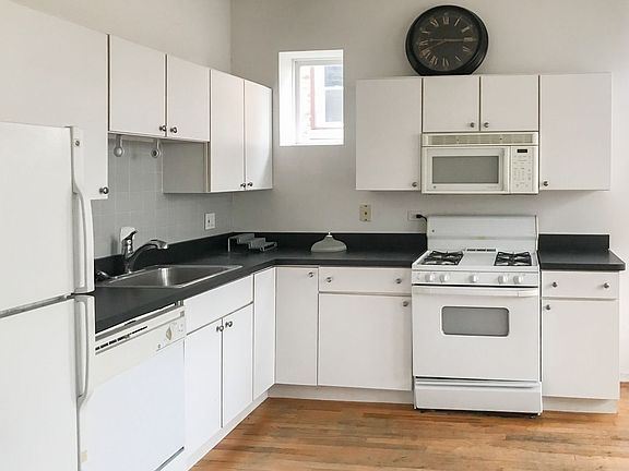 5th image of 1026 N Damen Ave #10