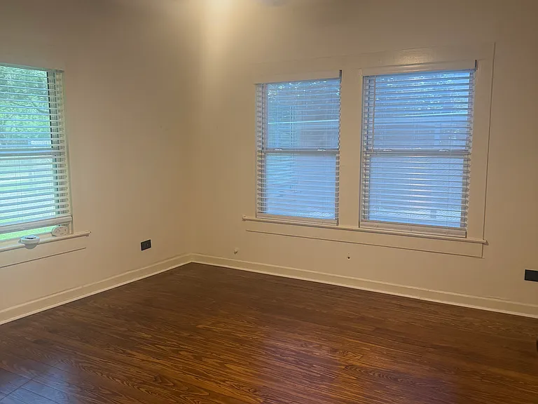 709 S Kansas Ave — Photo 29