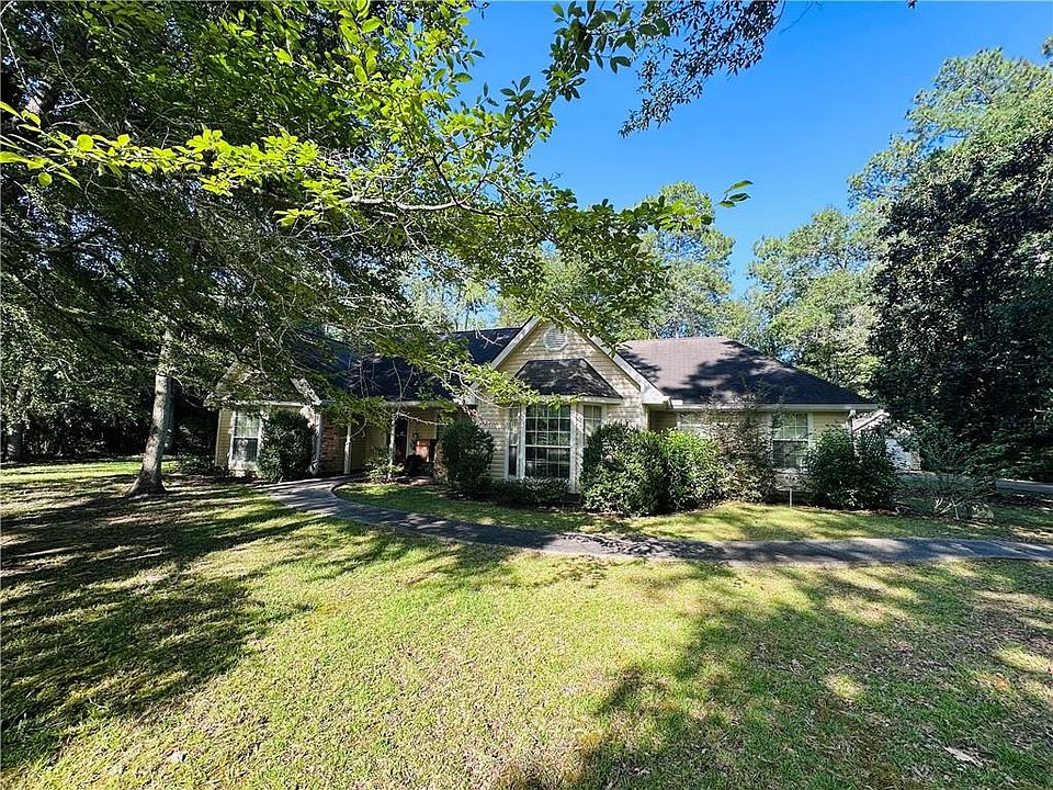 1st image of 102 Ivy Dr