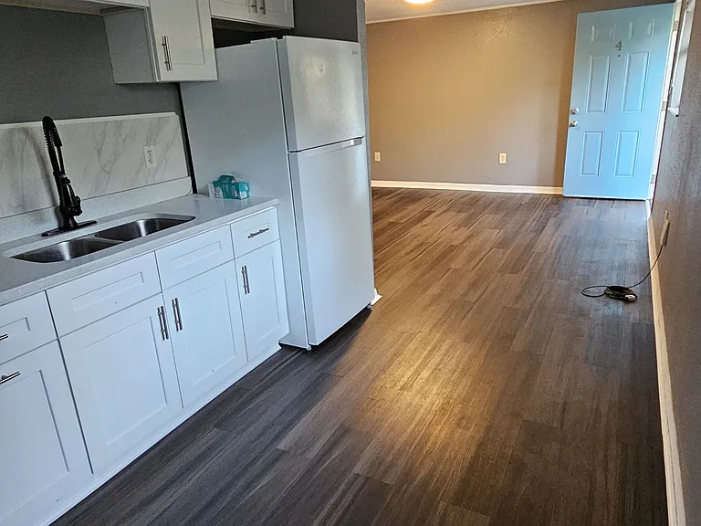101 Forest St #4 — Photo 1