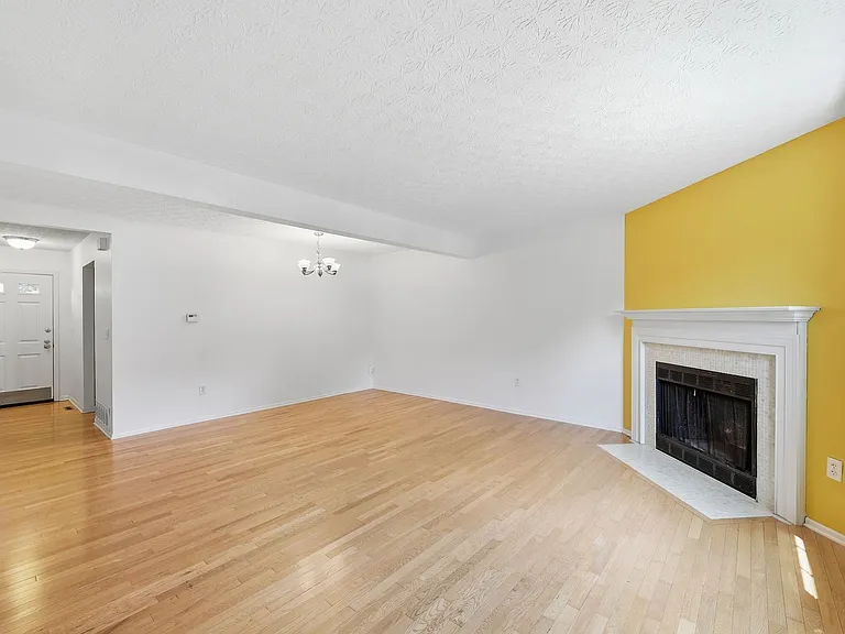 1238 Michigan Ave — Photo 8