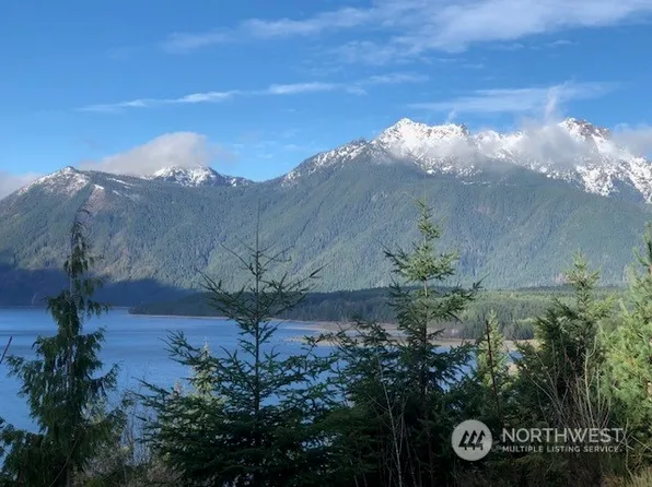 5780 N Lake Cushman Road, Hoodsport, WA 98548