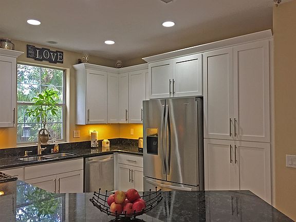 4th image of 6981 Long Lake Ct