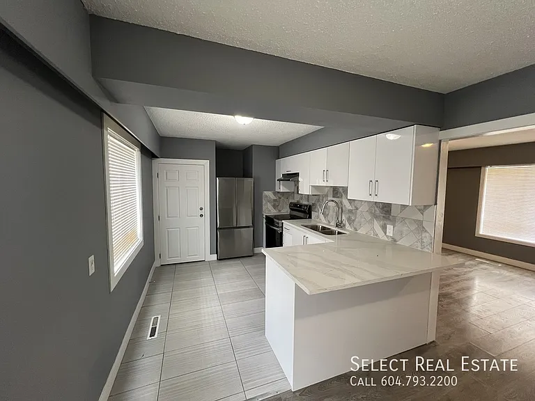 8565 Norman Cres #A — Photo 17