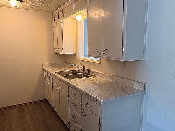 4th image of 1325 Ridge Way