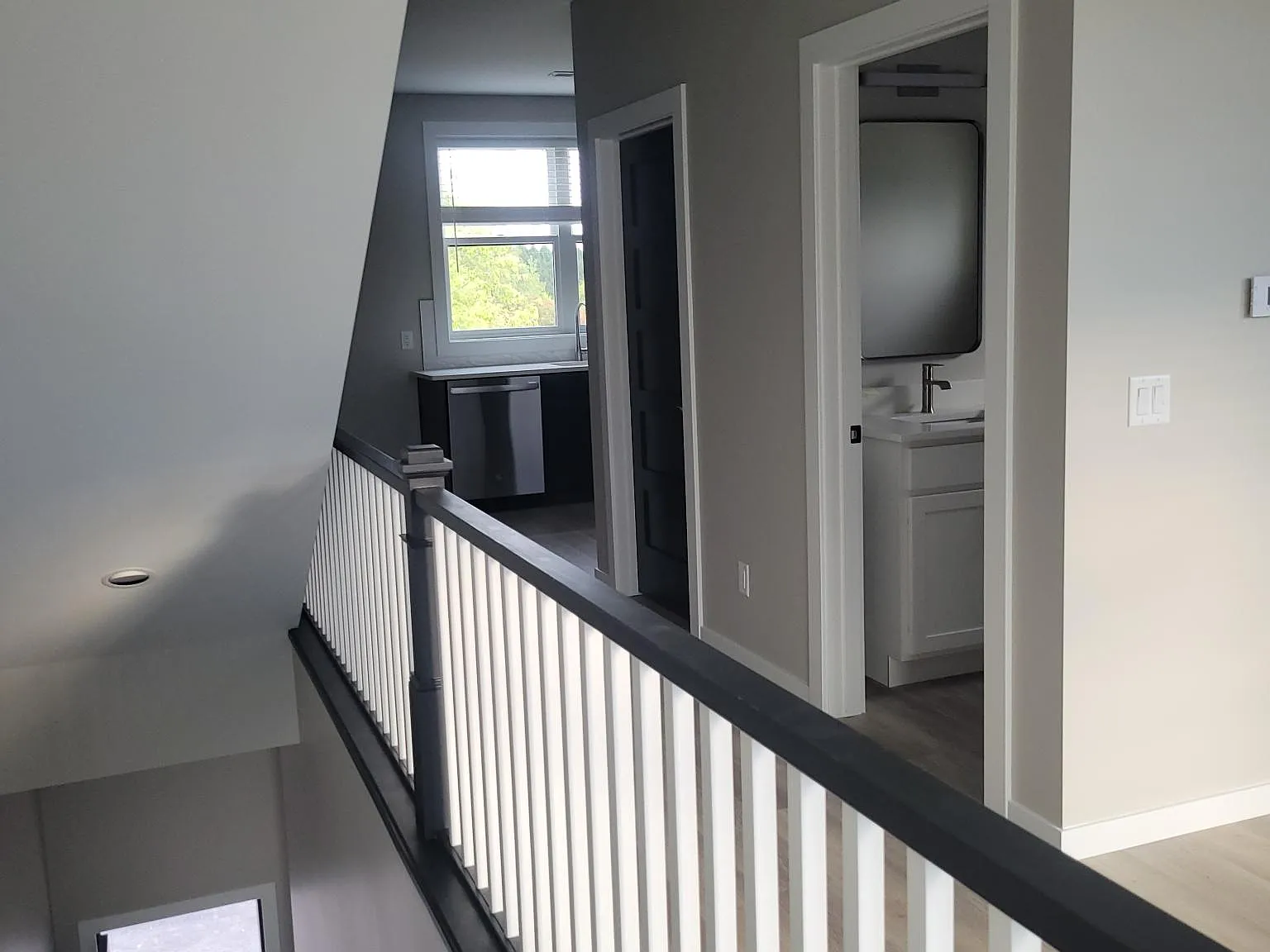 2 bed, 2.5 bath, 1500 sqft, $1,700 — Photo 4