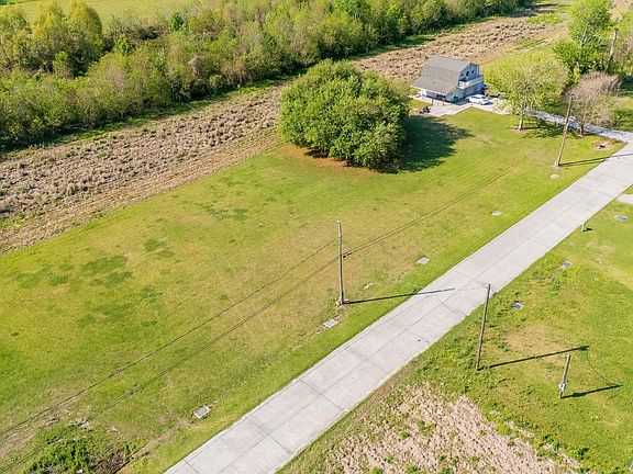 2nd image of Country Village Dr