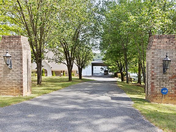 2nd image of 258 County Road 473
