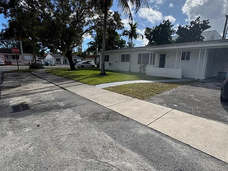 4700 SW 7th St — Photo 3