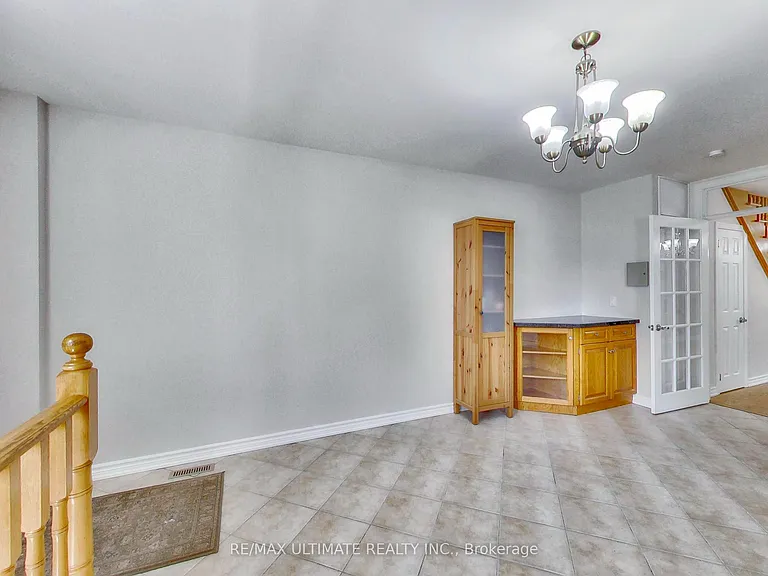 19 Glenora Ave #UPPER — Photo 14