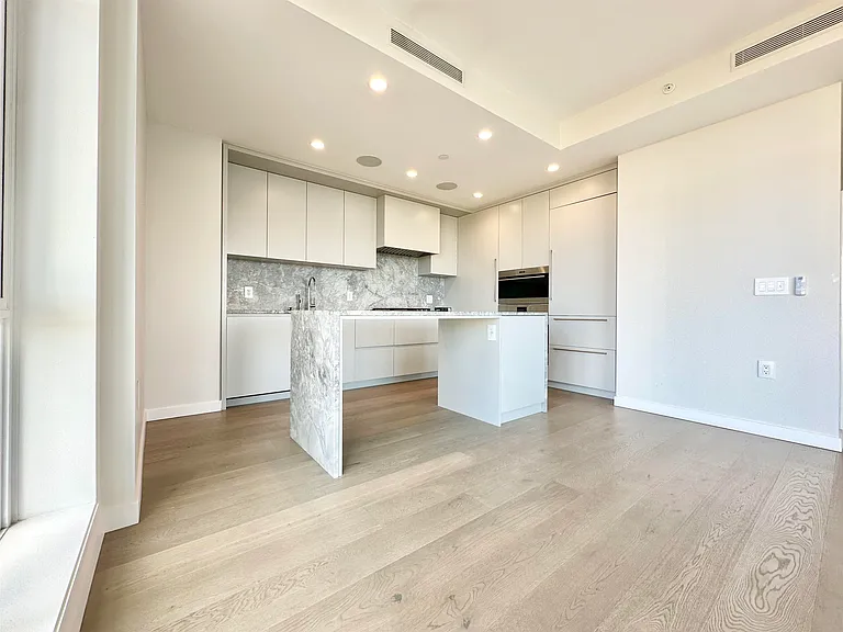 7433 Cambie St #1207 — Photo 11