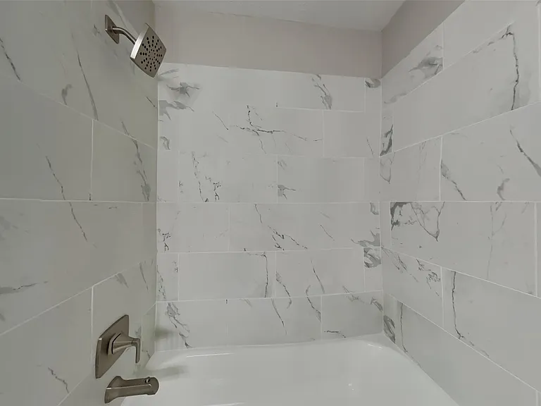 1920 Crooked Creek Ln — Photo 12