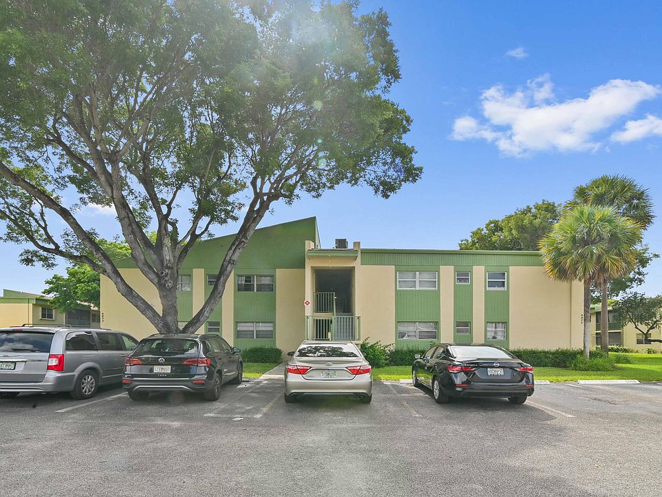 1st image of 4277 NW 89th Avenue #104