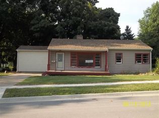 1401 2nd Ave SW, Waverly, IA 50677