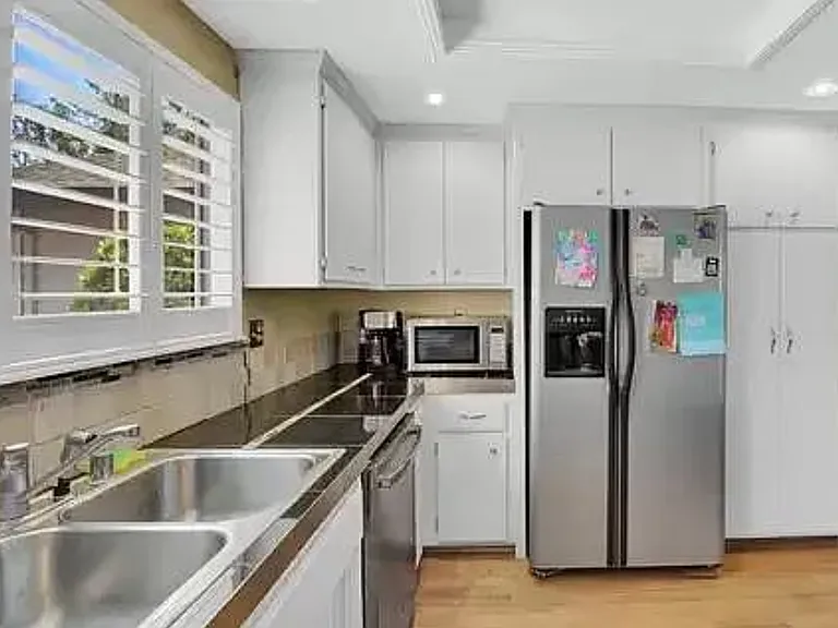 1035 Mason Ct — Photo 2