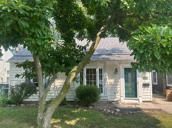 2001 Annabelle St, Ferndale, MI 48220