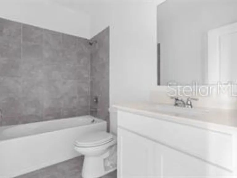 Chantilly Dr — Photo 3
