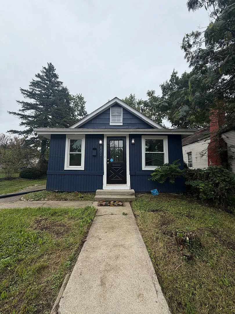 Charming Updated Bungalow with Enclosed Front Porch Move-In Ready — Photo 1