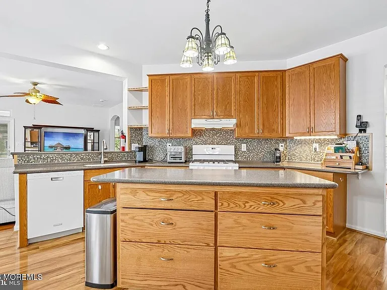 50 Sedona Blvd — Photo 9