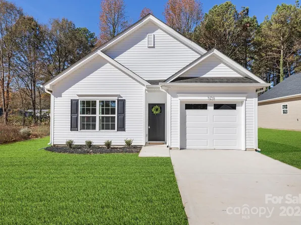 13109 Circle Dr, Charlotte, NC 28262