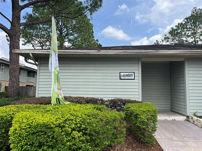 528 Golden Raintree Pl — Photo 45