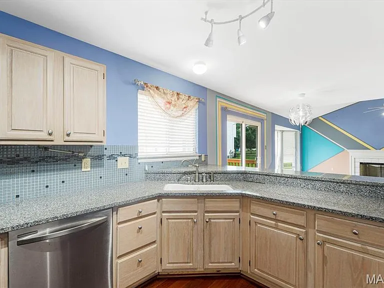 208 Kylewood Ct — Photo 17