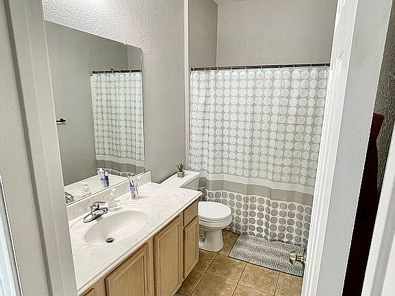 4th image of 3712 Cattlebaron Dr