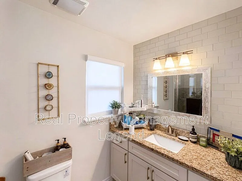 2 bed, 2.0 bath, 1032 sqft, $2,400 — Photo 4