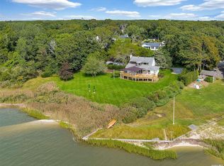 44 E Tiana Rd, Hampton Bays, NY 11946