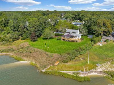 44 E Tiana Road, Hampton Bays, NY, 11946
