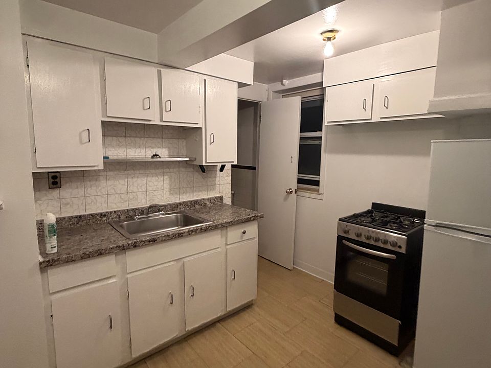 1st image of 260 E 235th St Floor 1
