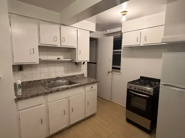 260 E 235th St Floor 1, Bronx, NY 10470