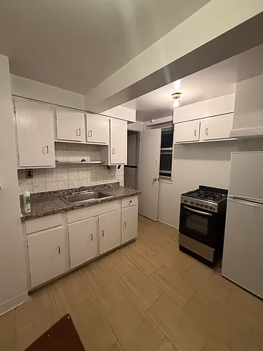 260 E 235th St #1 Photo 1