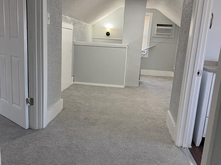 107 N Sanford St — Photo 22