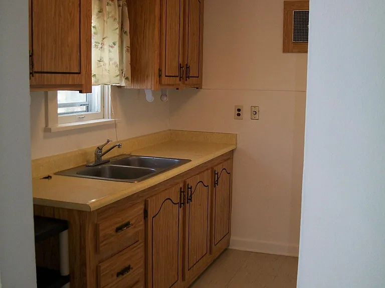 3826 Dennett Dr — Photo 7