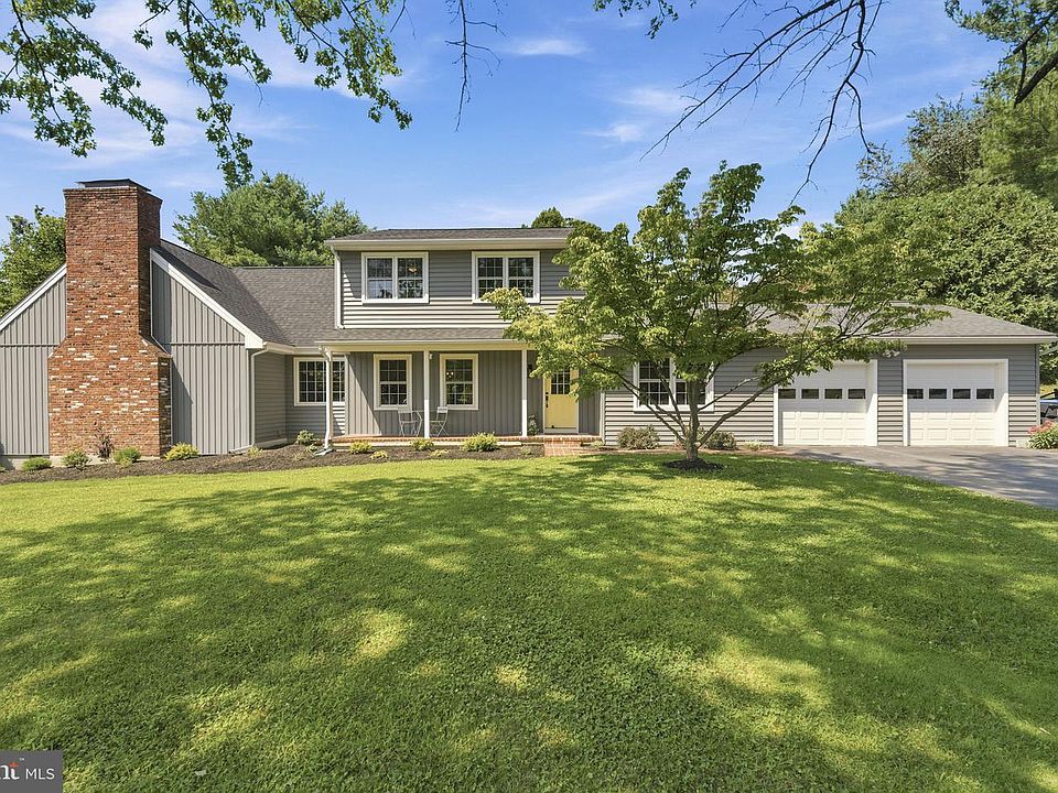 1st image of 10 Hidden Spring Ln