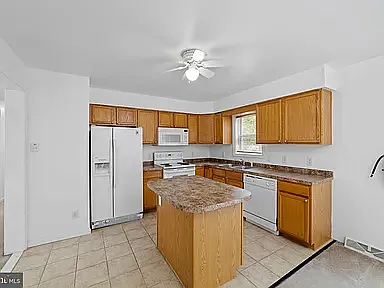 Kitchen(before)