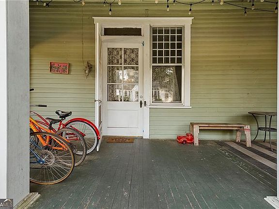 4th image of 229 N Church St