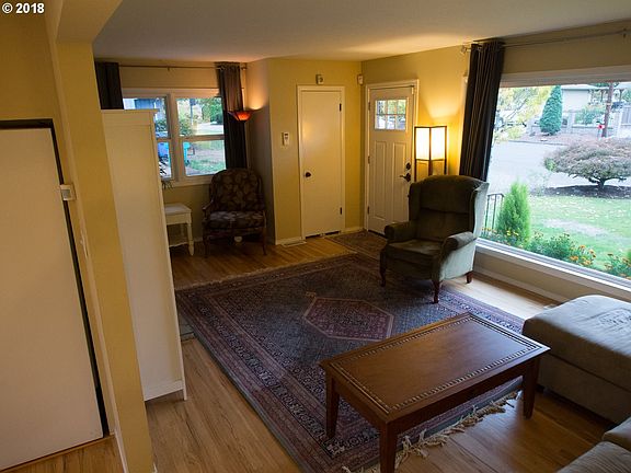 4th image of 10019 Saint Helens Ave