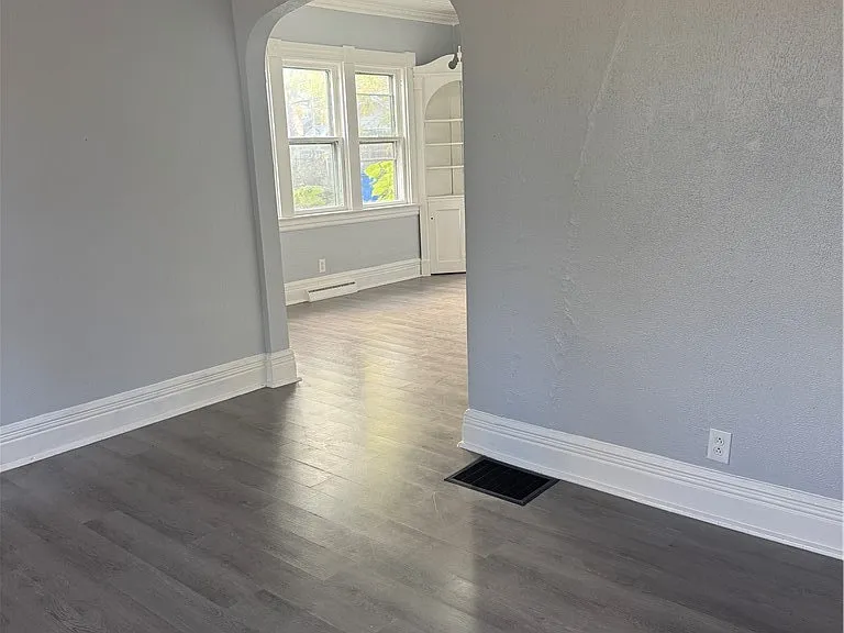 686 Seward St — Photo 9