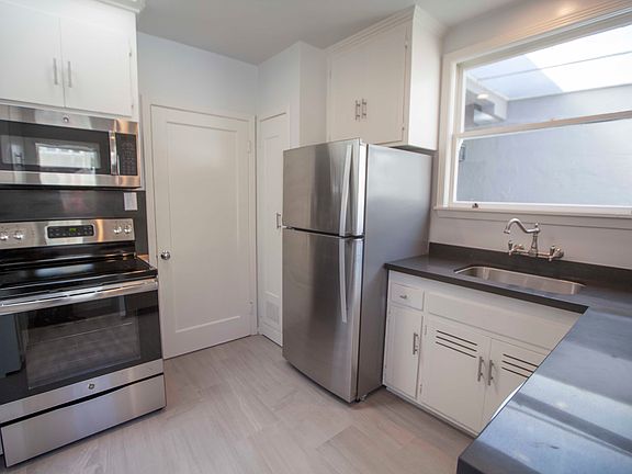 5th image of 400 Rivera St