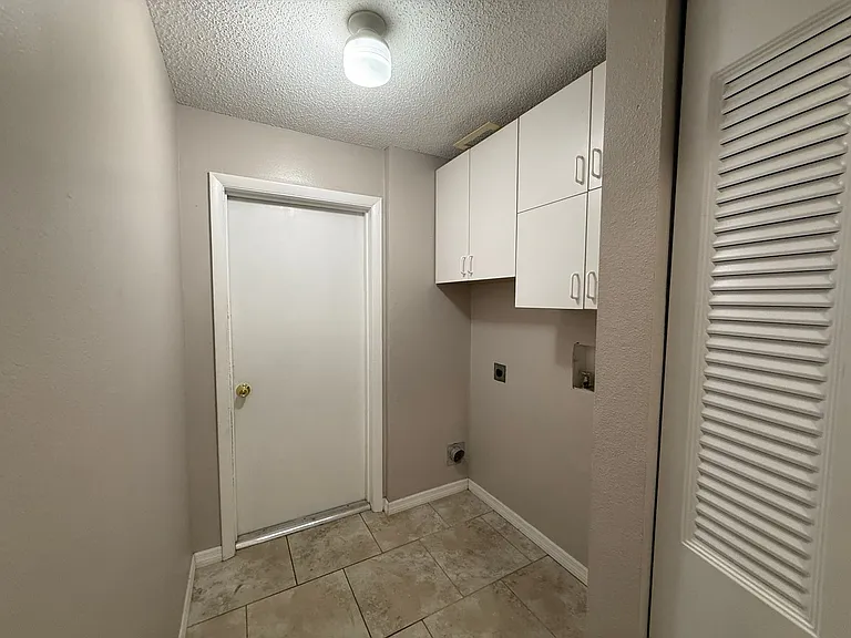 7733 Atherton Ave — Photo 24