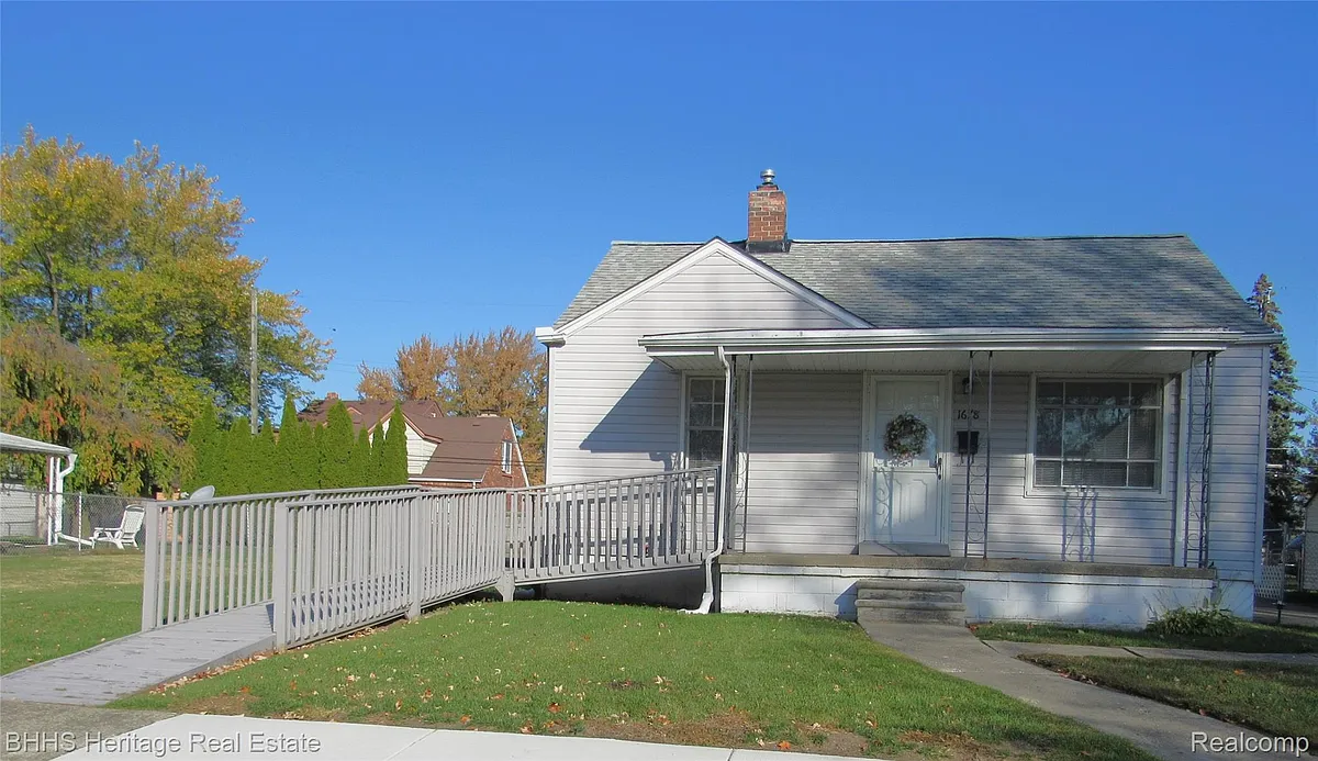 Building Photo - 1678 Gregory Ave