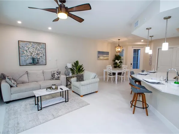 262 Indies Dr E, Naples, FL