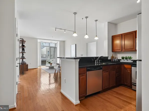 6506 America Blvd APT 510, Hyattsville, MD 20782