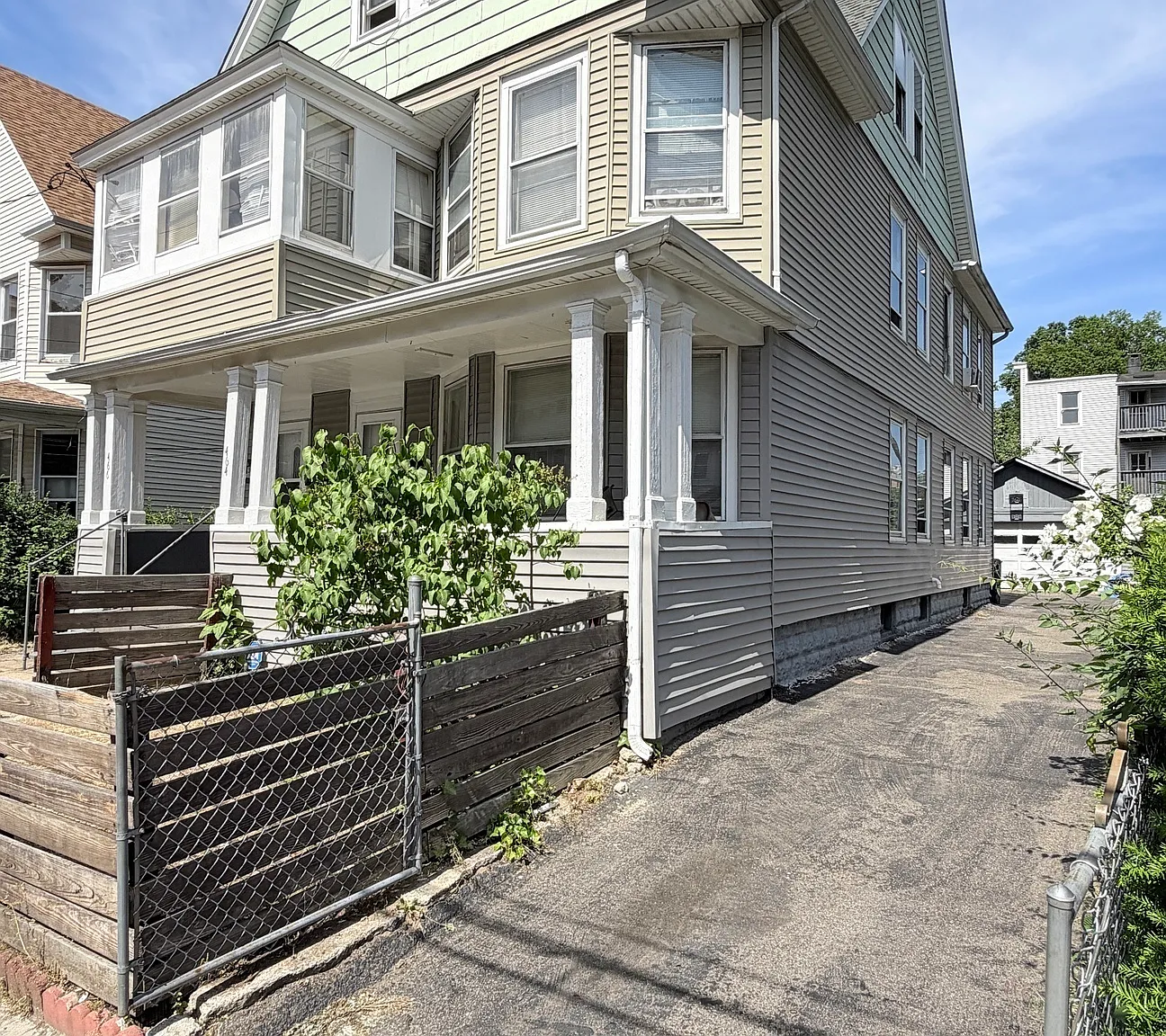 2 bed, 1.0 bath, 866 sqft, $1,500 — Photo 1