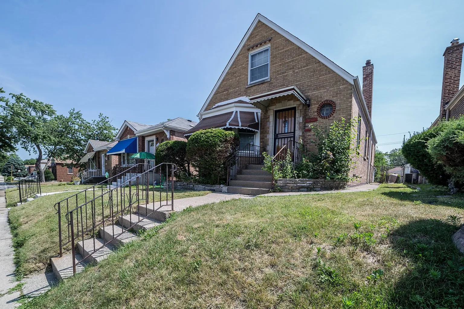 9807 S Woodlawn Ave photo 1