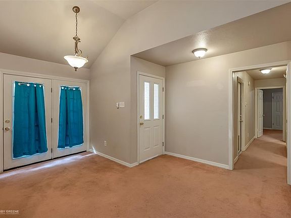 4th image of 1335 Pecan Sq
