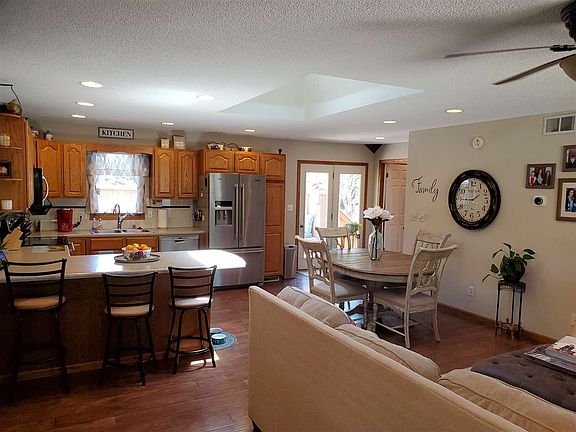 3rd image of 3506 Hillcrest Dr