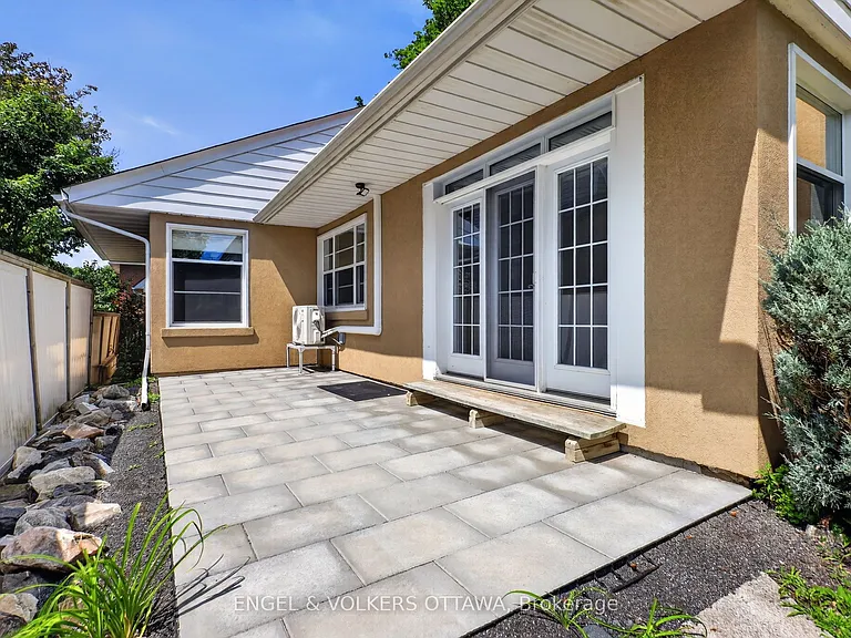 1171 Shillington Ave — Photo 3